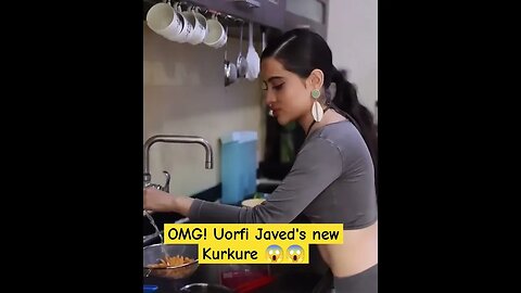 OMG!😱😱 Uorfi Javed says the right way to eat kurkure👌#entertainment #shorts #viral
