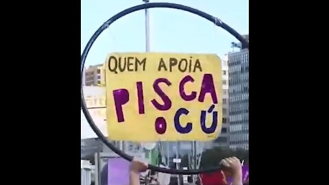 É sério Esquerdalha Comuna "Quem apoia pisca o c*** " ??? É esse lixo que vocês apoiam???