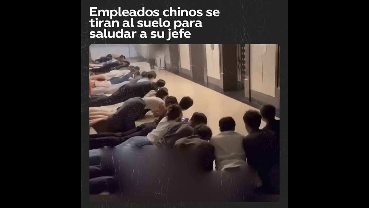 Así es cómo los empleados chinos rinden saludo a su jefe