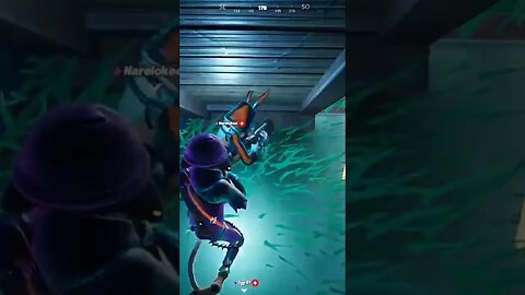 Epic fail? Que nada ! O #npc ajudou a levantar o #squad todo #fortnite #shorts