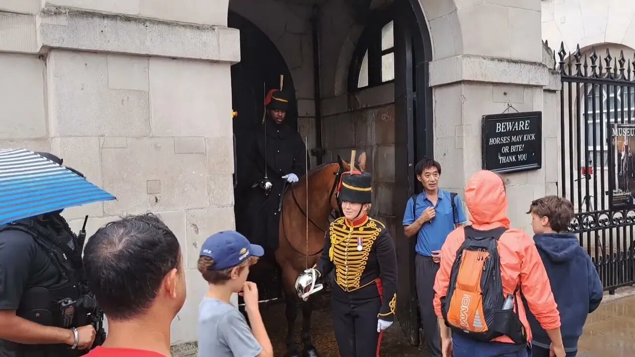 Tourist getting away with far to much #horseguardsparade