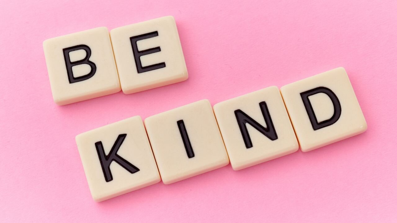 The secret to happiness may be expressing gratitude, new research suggests