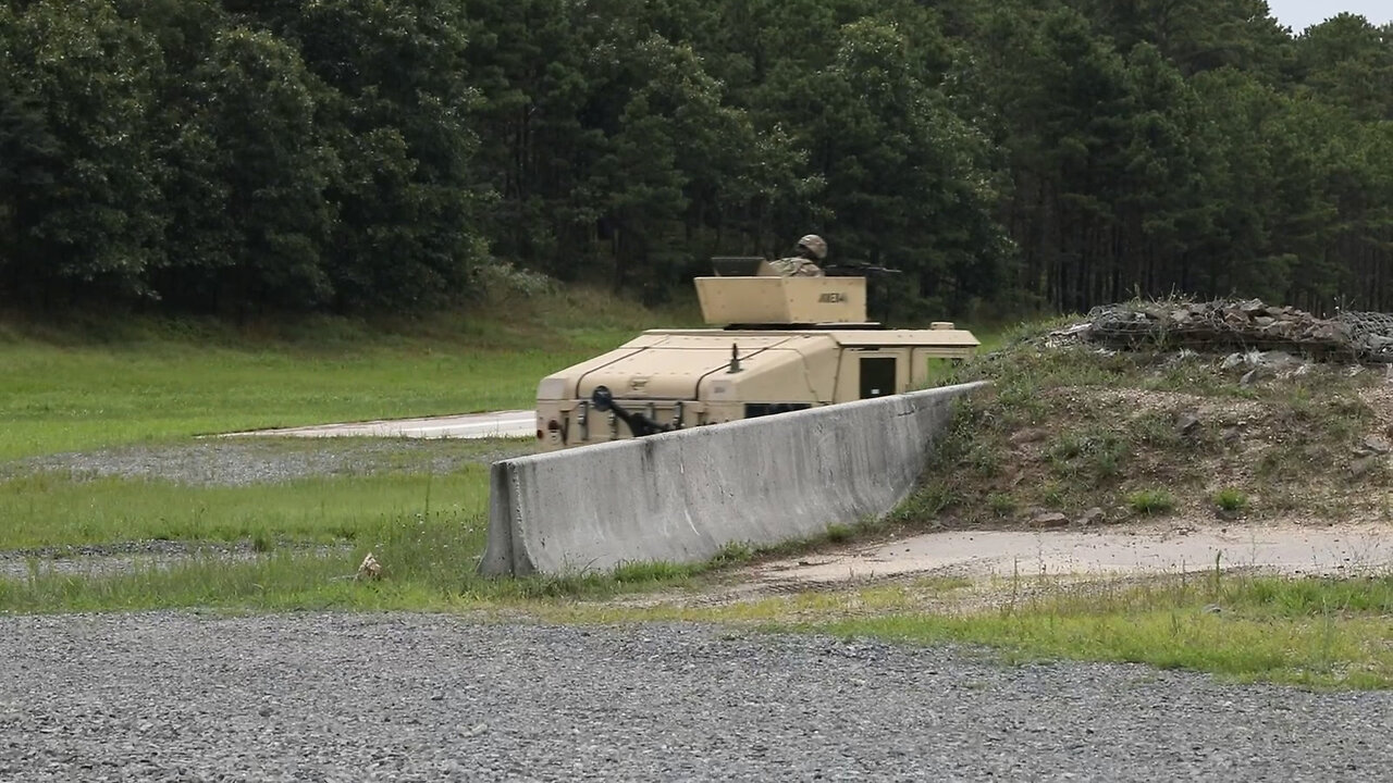 Army Reserve Soldiers conduct live fire qualifications