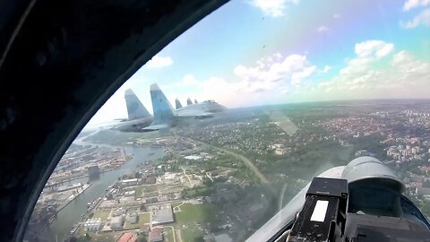 Проход звена самолетов Су-27П