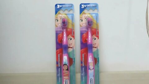 2x Escova Dental Infantil Oral-B Stages 1 Unidade (3+ anos)