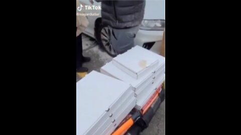 Canadians Feeding Our Truckers