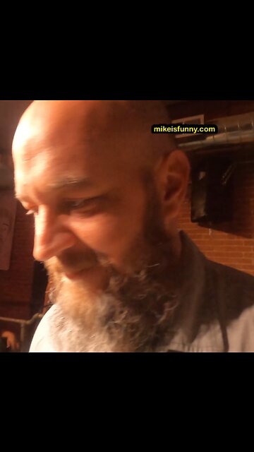 Stand-Up Comedy - Helpful Cameraman