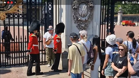 Make way kings guards squeeze past the post to get to side gate #horseguardsparade