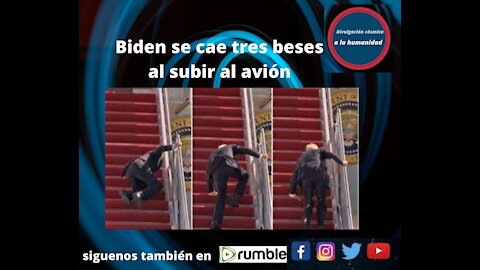 Biden se cae tres beses al subir al avión