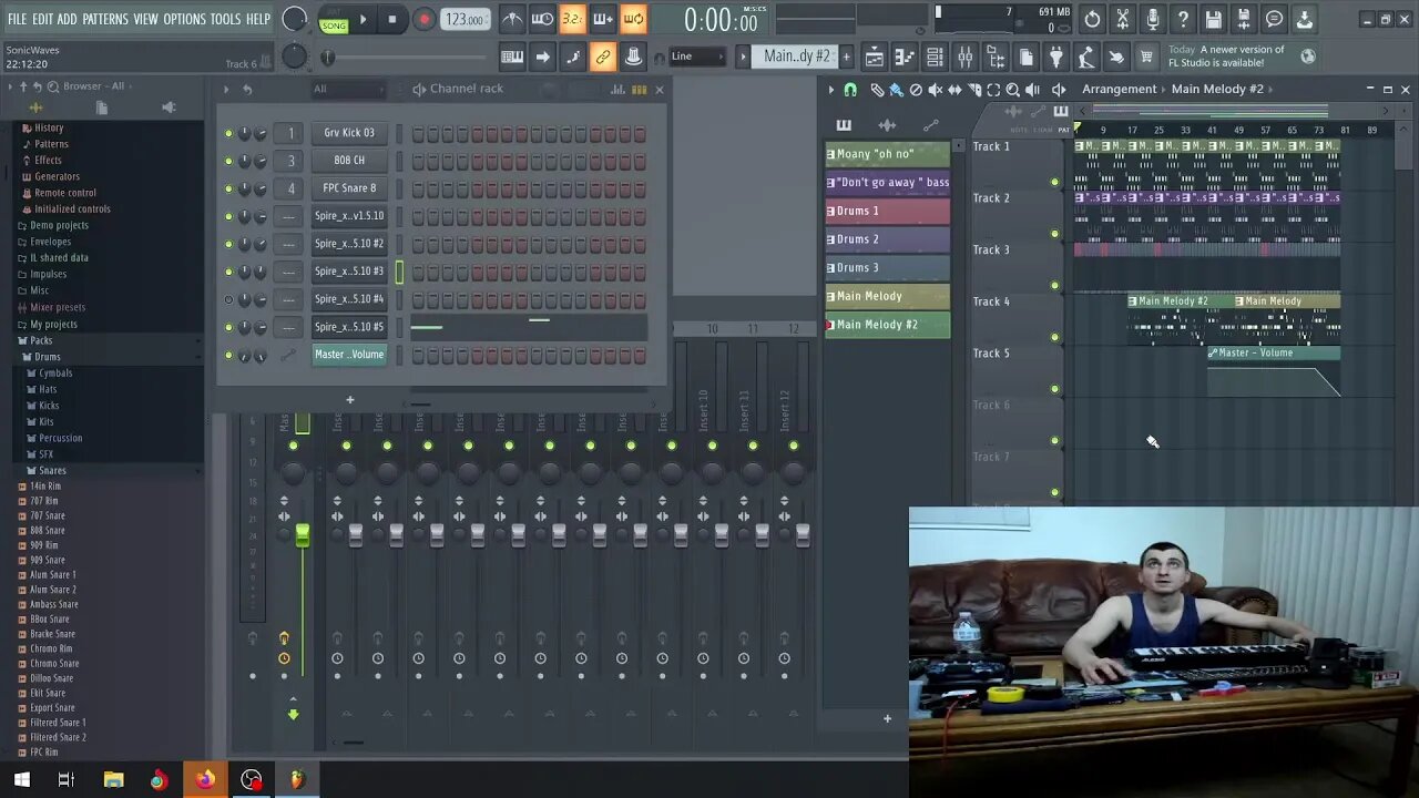 Day #18 - Making music live everyday for a year - Music and Conversation Podcast, come chat!