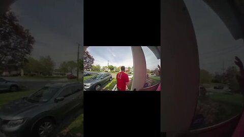 HERO pizza delivery caught the high-speed chase runner