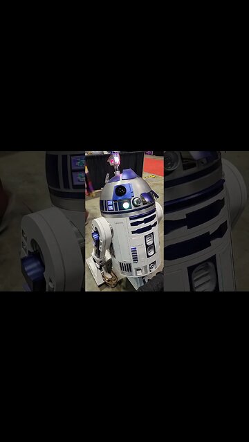 🥳 #MEGACON #R2D2 PLAYS & DANCES #DOCTORWHO #THEME 🥳 #STARWARS #TRAVELINGTARDIS #SUBSCRIBE #SHORTS