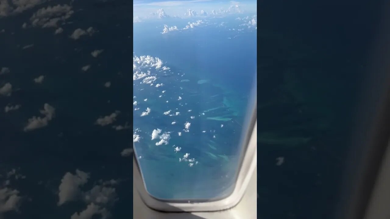 Flying over #carribean approchaient #miamibeach
