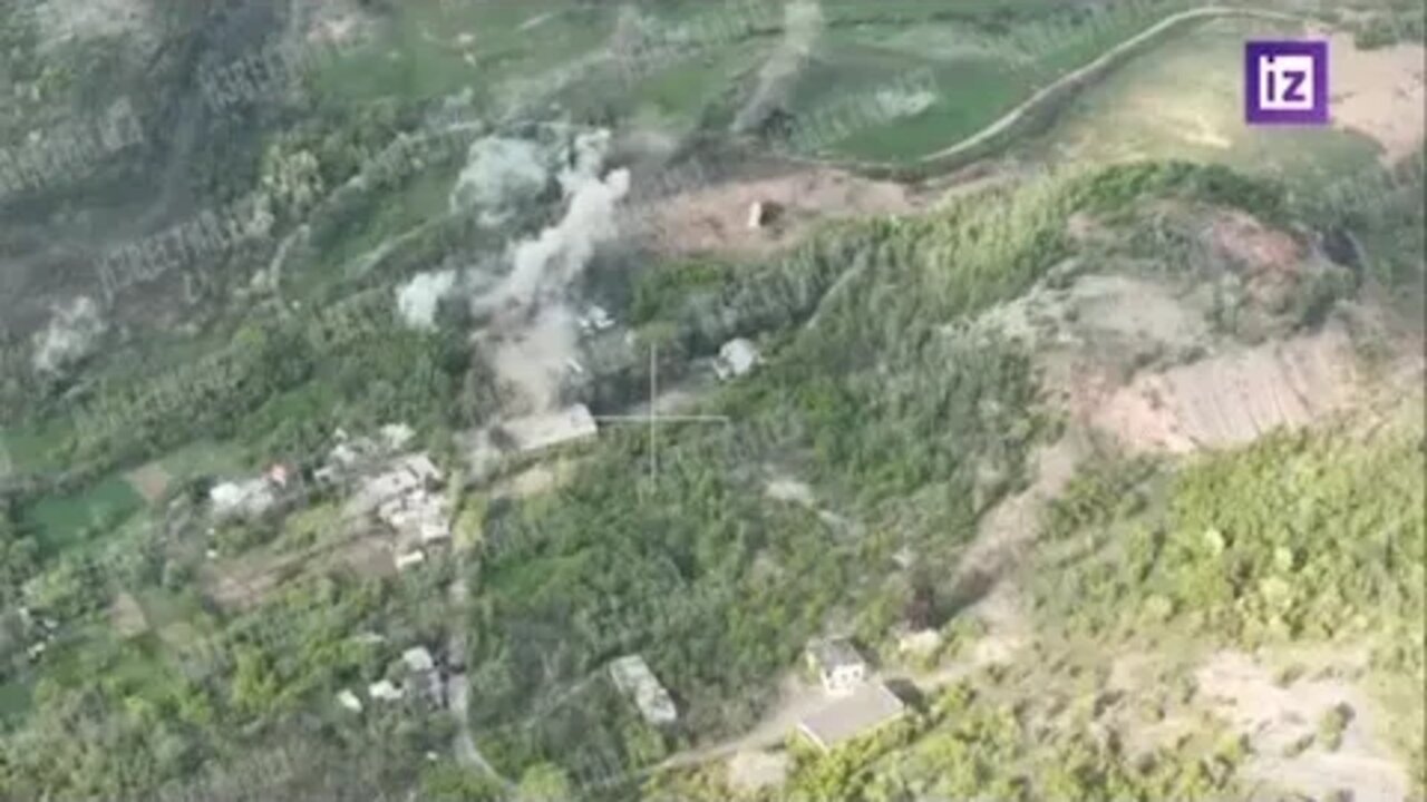 Russian artillery is shelling Ukrainian soldiers in the trenches near Zolote, Luhansk