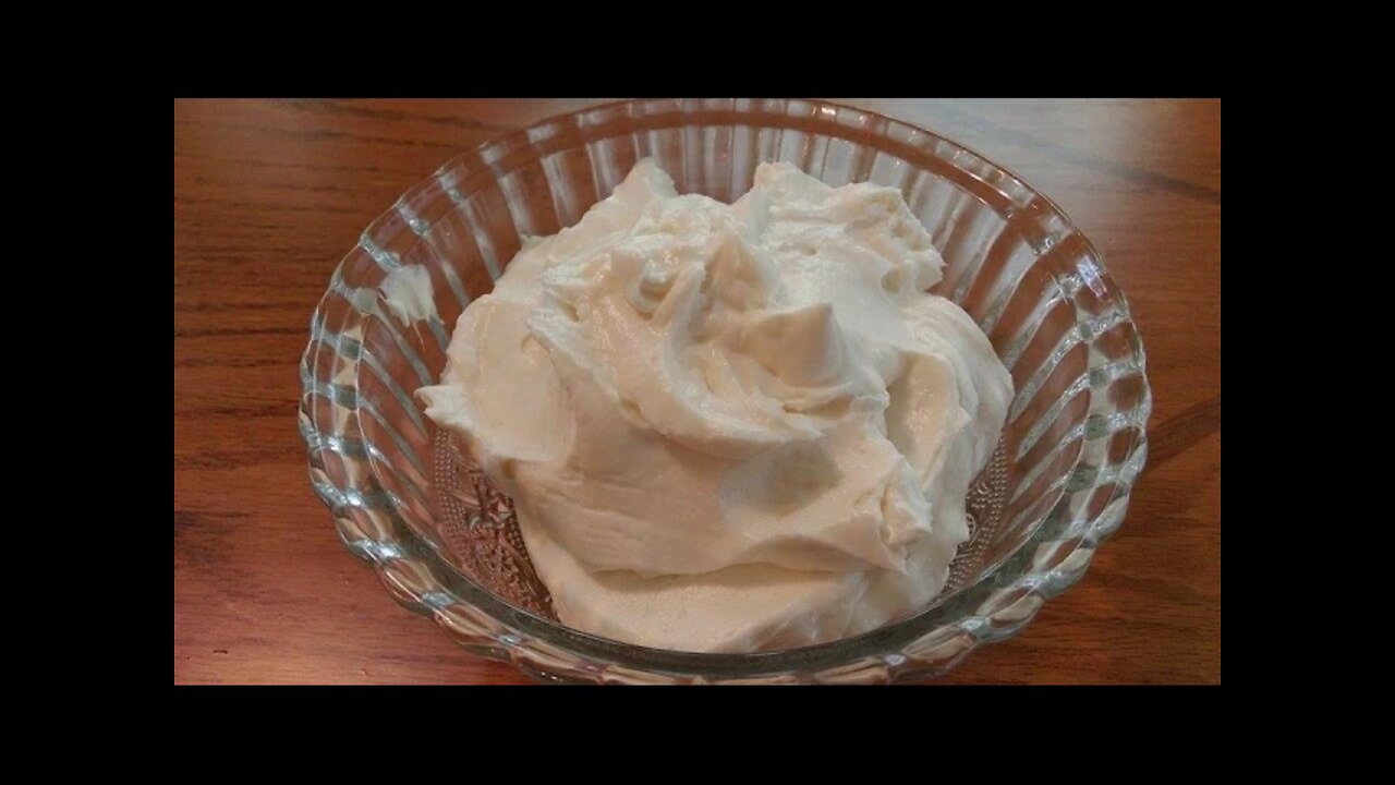 Cream Cheese Frosting - No Cook - The Hillbilly Kitchen