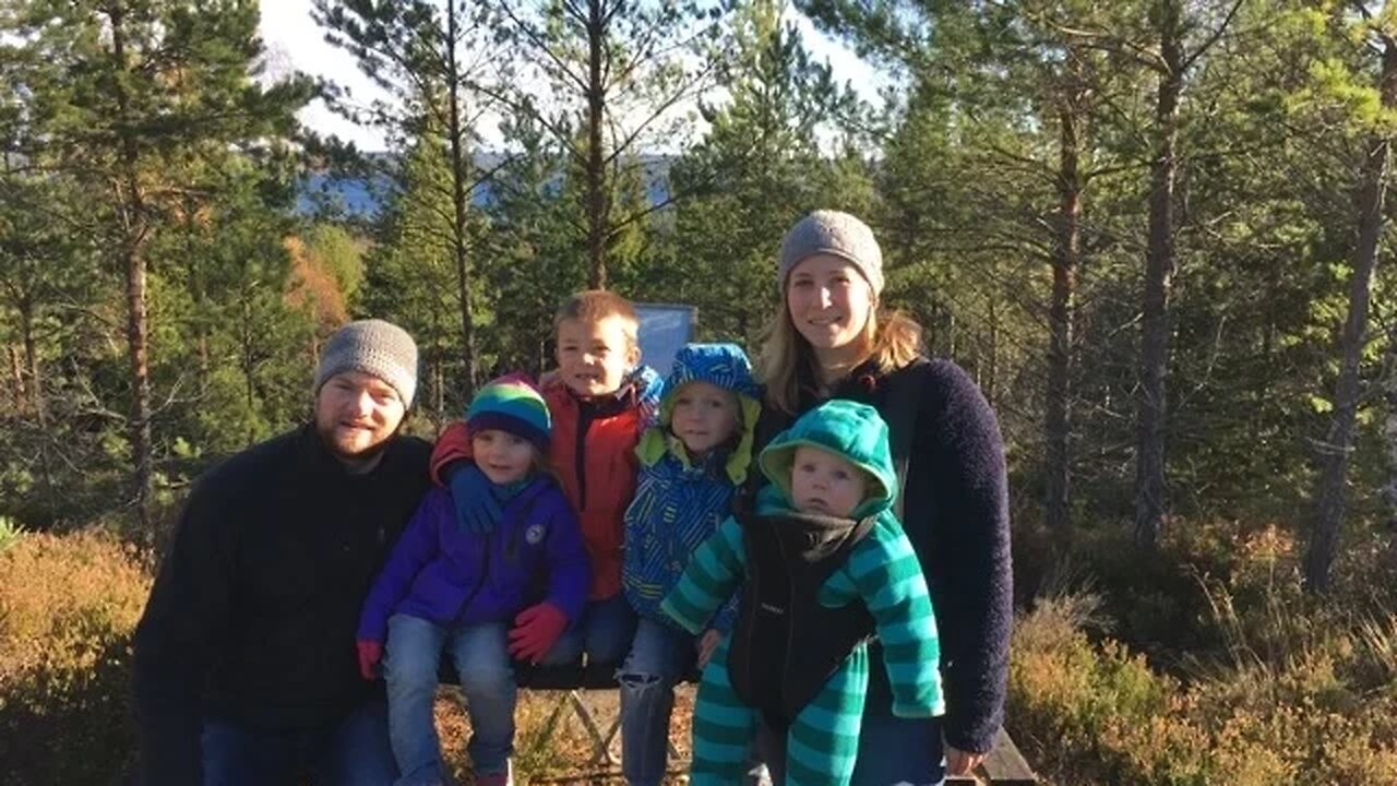 Going on a hike - Meet the family