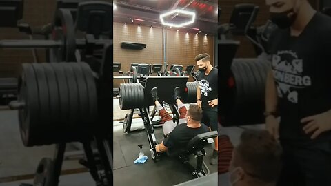 EDUARDO CORREA E MUSCULAÇÃO FAIXA PRETA TREINANDO NO LEGDAY ! BODYFITLIONS