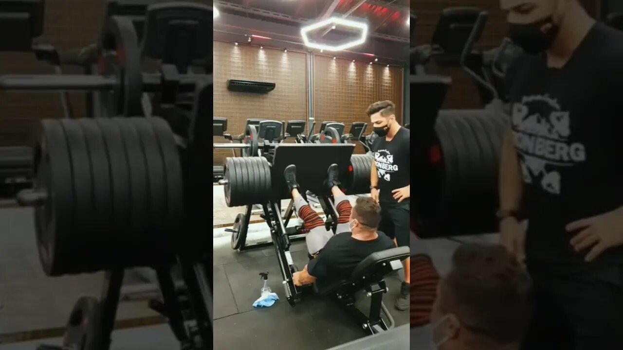EDUARDO CORREA E MUSCULAÇÃO FAIXA PRETA TREINANDO NO LEGDAY ! BODYFITLIONS