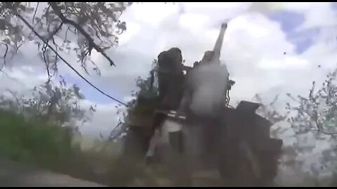 Video footage of self-propelled guns 2S5 "Hyacinth-S" of the RF Armed Forces near Severodonetsk