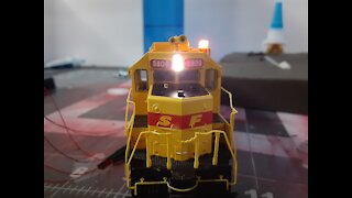 Santa Fe #5809 SD45-2 Ho scale Athearn Genesis Review.