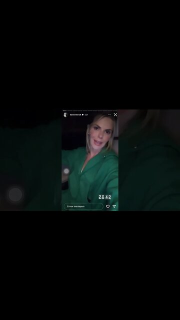 Chegando cansada em casa| Lara Nesteruk