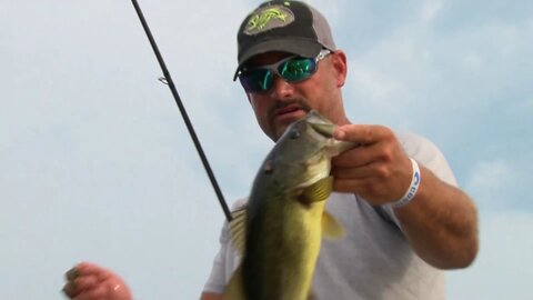 MidWest Outdoors TV Show #1762 - Southern Illinois Bass from Williamson County