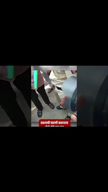 Bacchu Kadu | बच्चू कडू आक्रमक,कार्यकर्त्याच्या कानशीलात लगावली! | Sarkarnama | #shorts