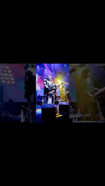 Kiss cover no arena Club Santos