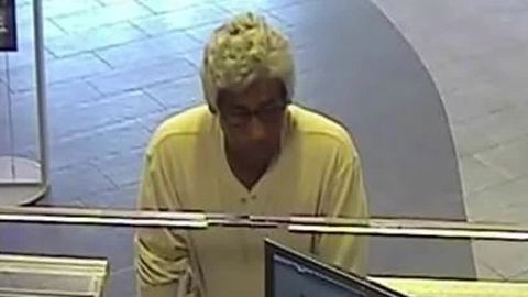 Las Vegas police seeking man wearing wig in attempted bank robbery