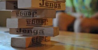 Kid plays insanely perfect game of Jenga