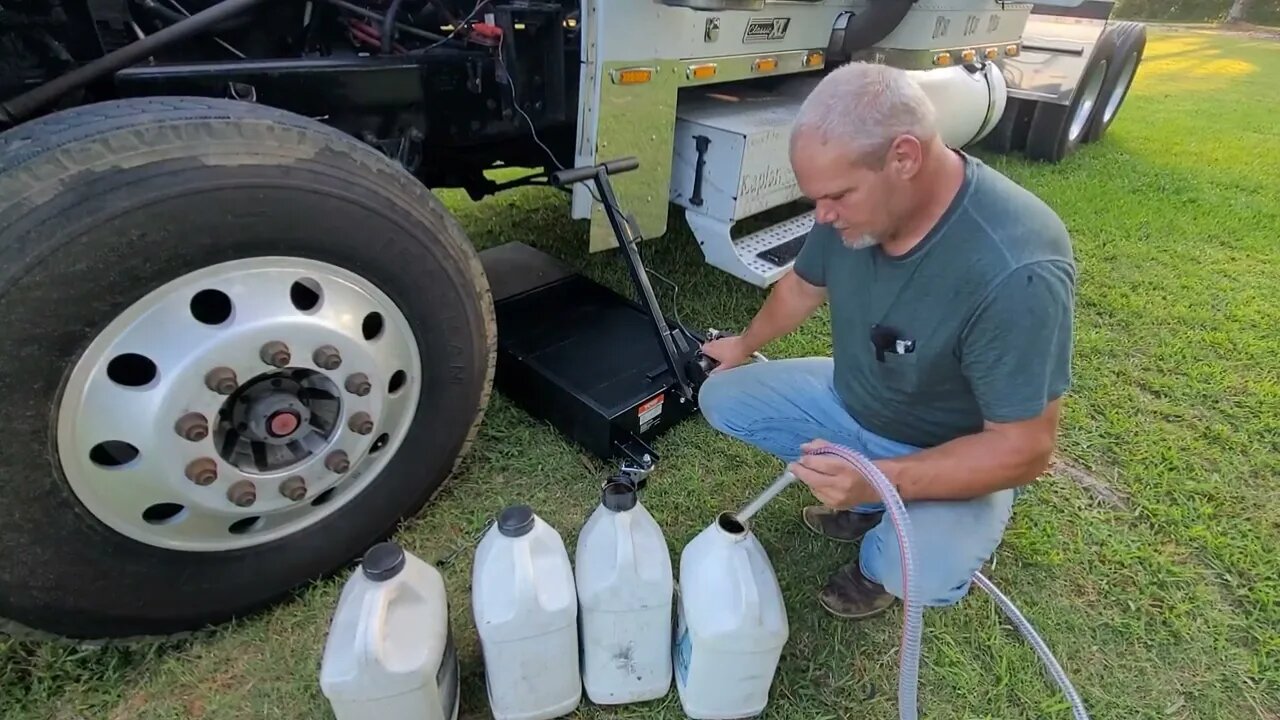 My First time using the Vevor Oil Drain Pan with Pump