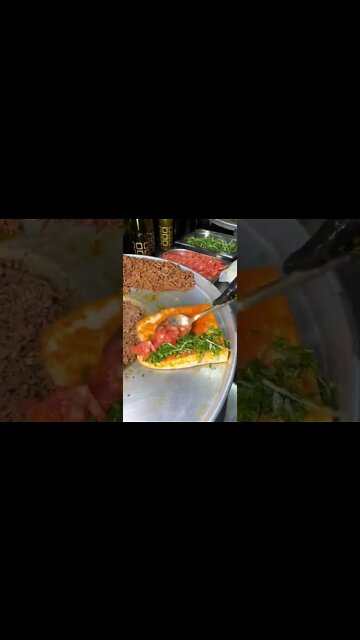 Spicy Burger 🍔#UpFoodReview #ytshorts #shorts #youtubeshorts #Food #Streetfood #viral #viral2022