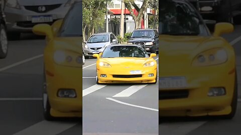 Chevrolet Corvette C6 amarelo