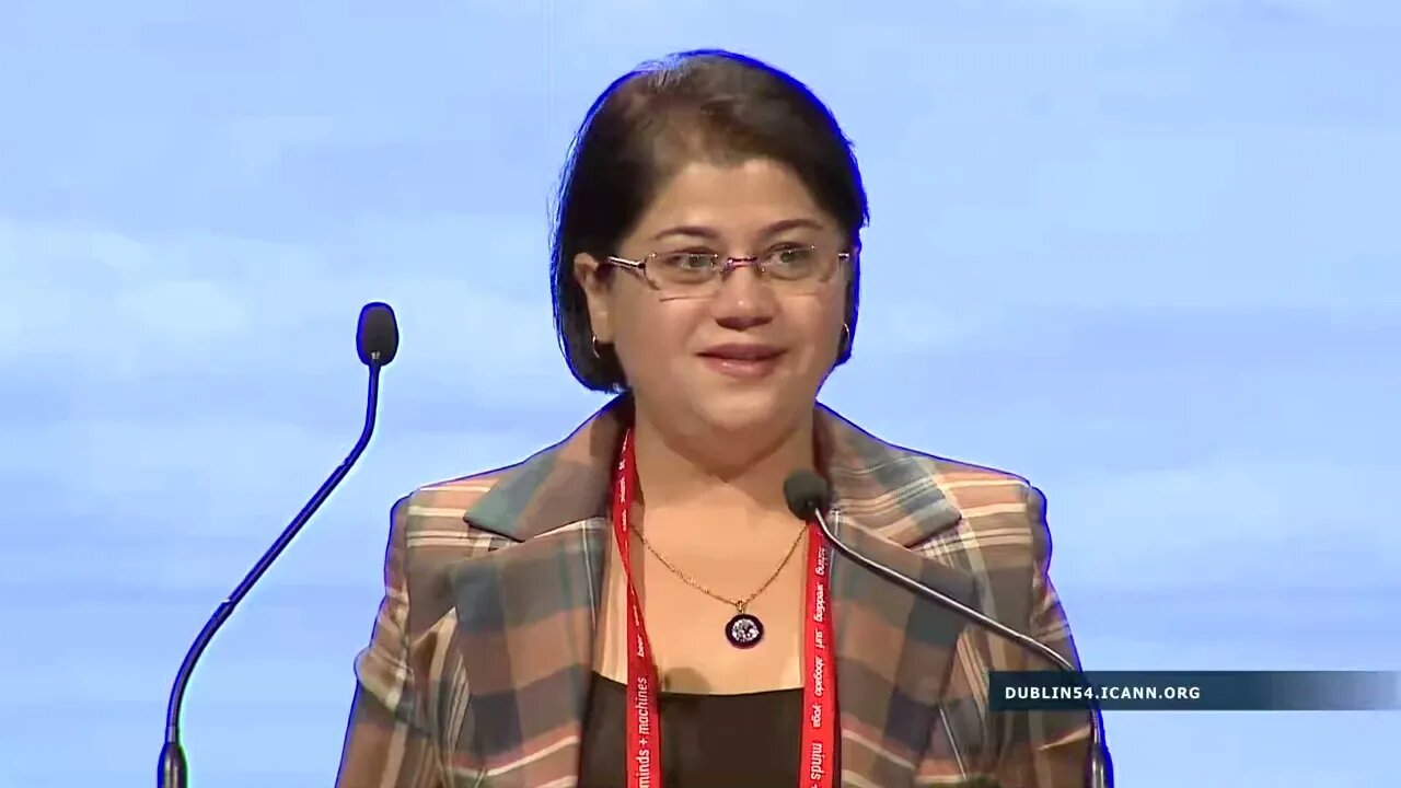 ICANN54 Welcome Ceremony Leadership Award Winner Siranush Vardanyan