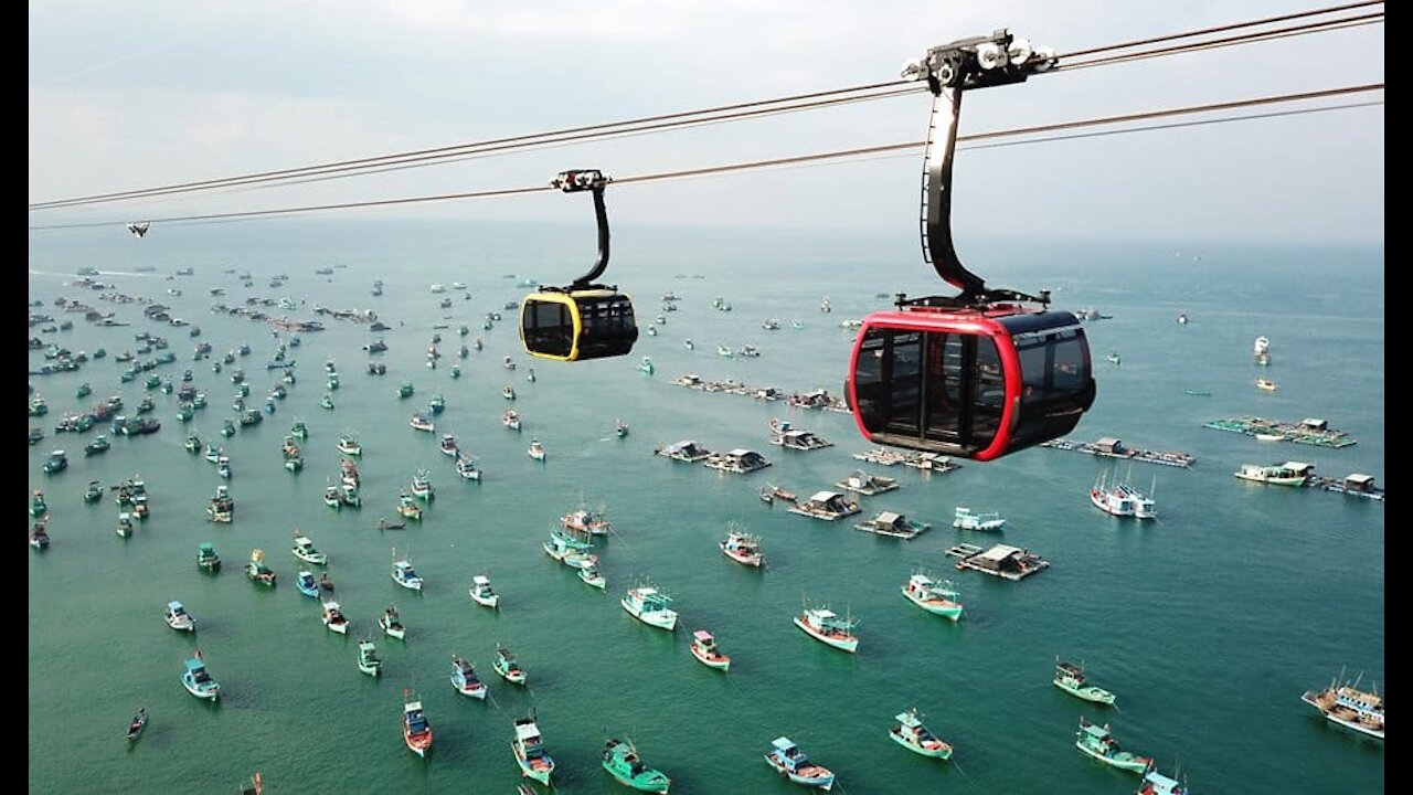 The beautiful and majestic scenery Phu Quoc sea viewed from the Hon Thom cable car