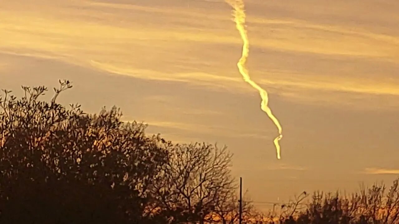Chemtrails @ Dusk Bryan Texas