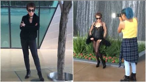 Dorrie, la modella di lingerie più anziana del mondo