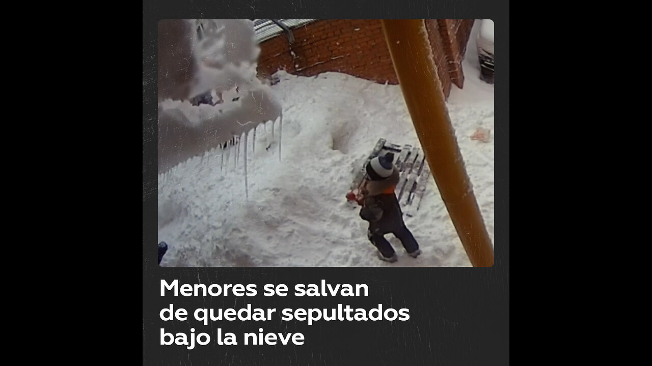 Menores se salvan de quedar sepultados por una avalancha de nieve que cayó de un tejado