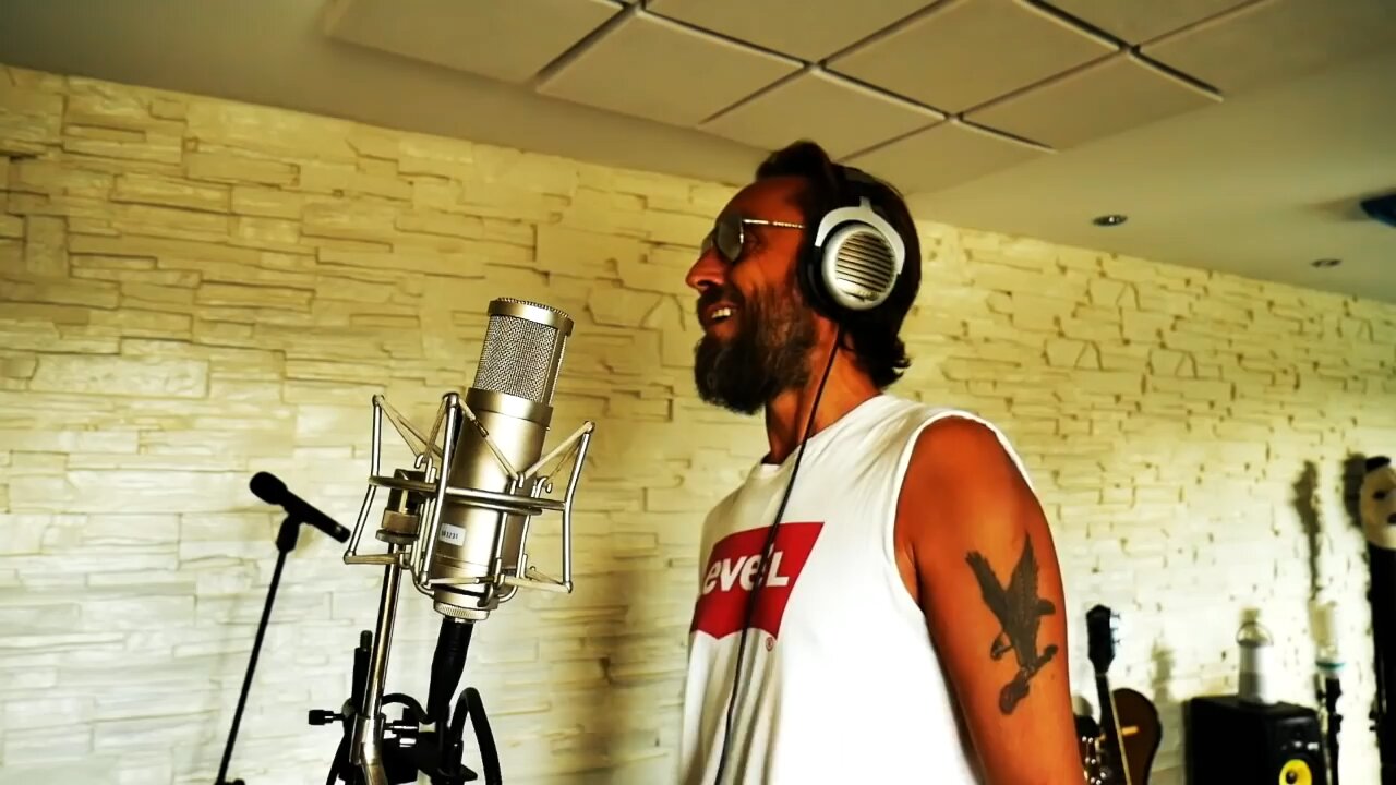 The Conspiracy Guru Gold