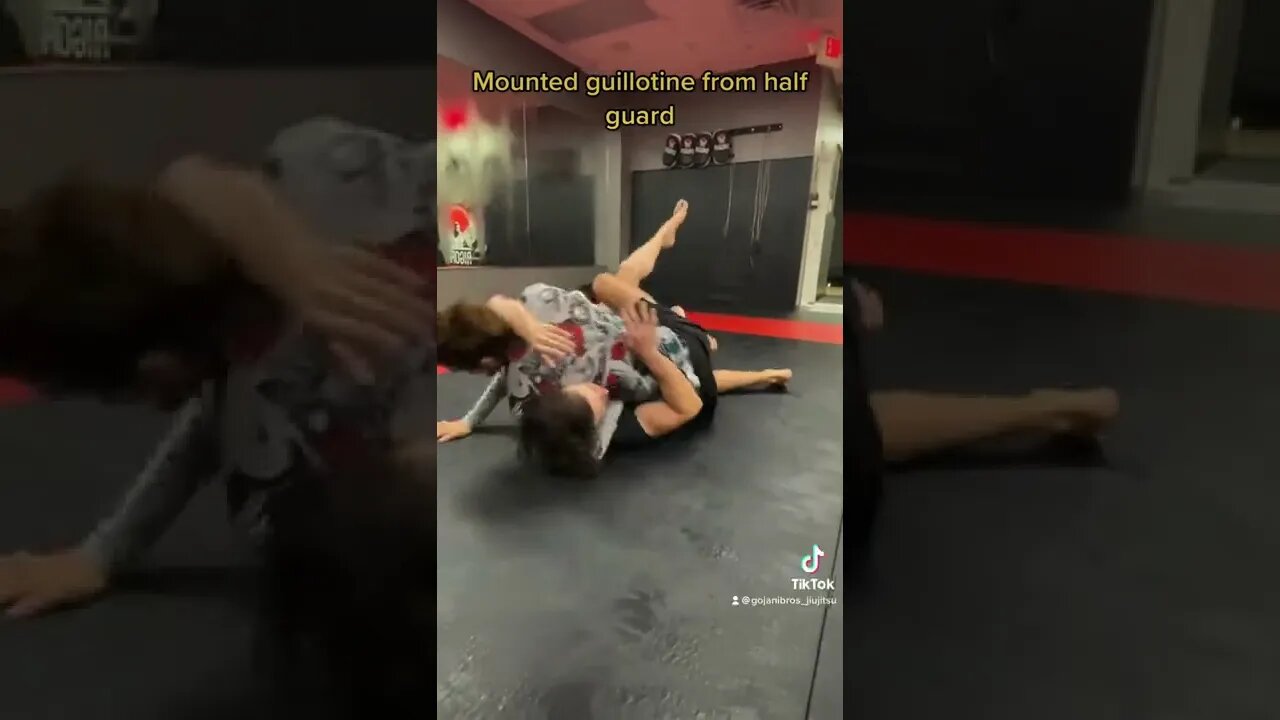 Mount guillotine from half guard #bjj #martialarts #mma