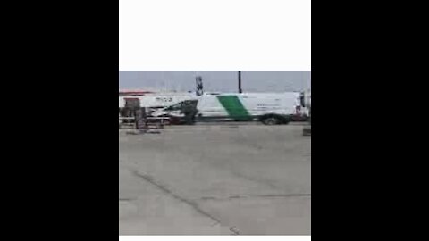 Citizen Reporter Near The Border Watches Feds Bust Smugglers At Truck Stop