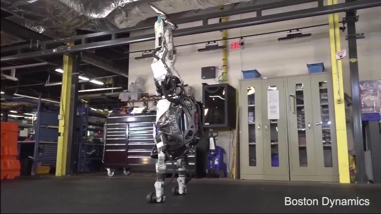 Boston Dynamics robot performs gymnastic routine