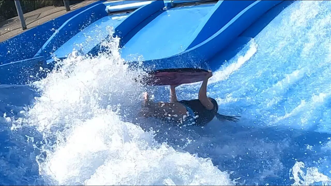 flowrider - Ellen "hollywood" at Soak City, Kings Island (2022) #shorts