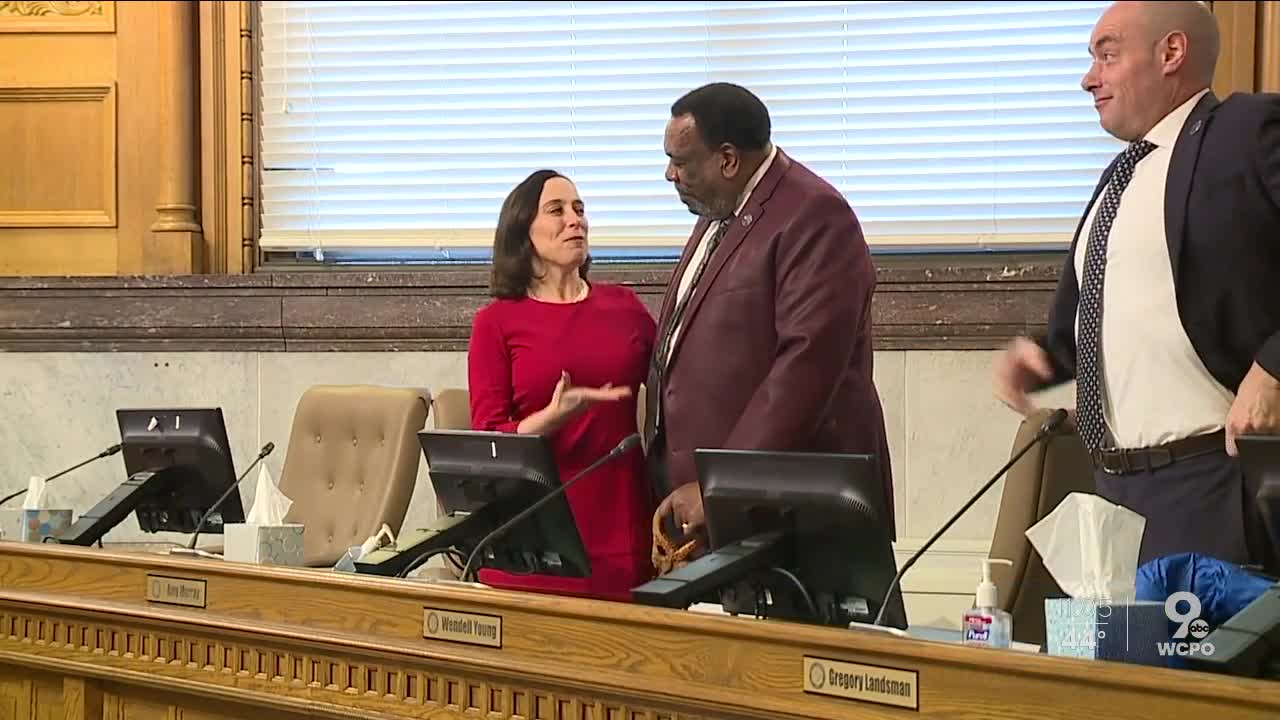 Murray steps down from Council, Sundermann sworn-in