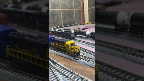 N Scale GP60 leaving to drop off a local