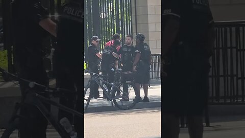 DETENIDO UN HOMBRE FRENTE A LA CASA BLANCA, WASHINGTON DC
