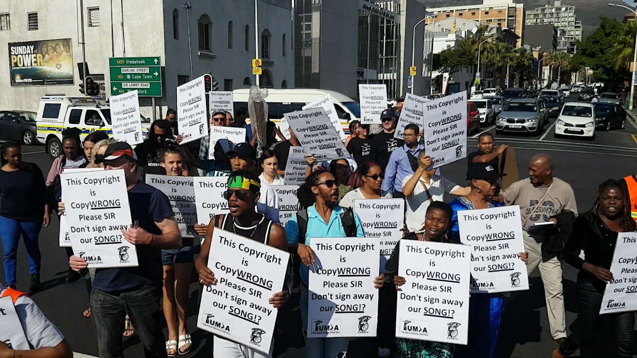 SOUTH AFRICA - Cape Town - Trade Union for Musicians of South Africa (TUMSA) march (Video) (2yw)