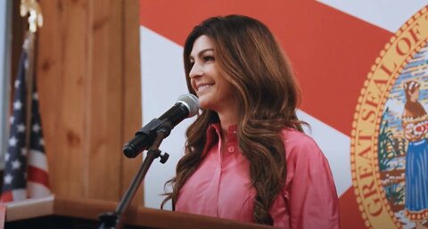 First Lady Casey DeSantis Joins Governor DeSantis Back on the Trail