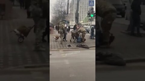+++ Die Zwangsmobilmachung in der Ukraine läuft laut europäischen Medien nach Plan. #bild