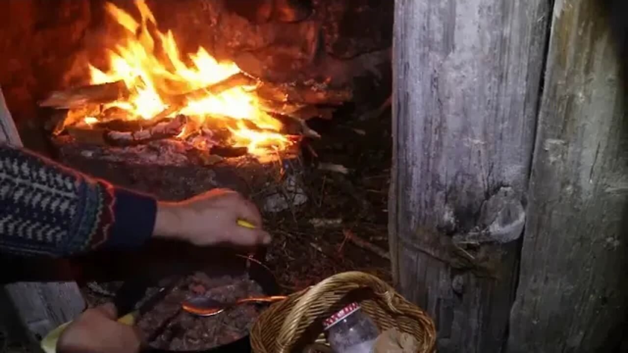 🌧️Camping in RELAXING RAIN My Cozy Bushcraft Shelter on an Island Rain Sounds ASMR